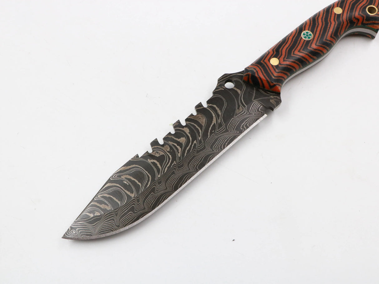 Nahaufnahme der 160 mm langen Klinge mit Damastmuster