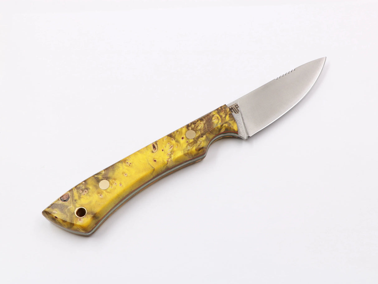 Farbspitzla – Nahaufnahme Griffmaserung, stabilisierte Maser-Pappel gelb rechts