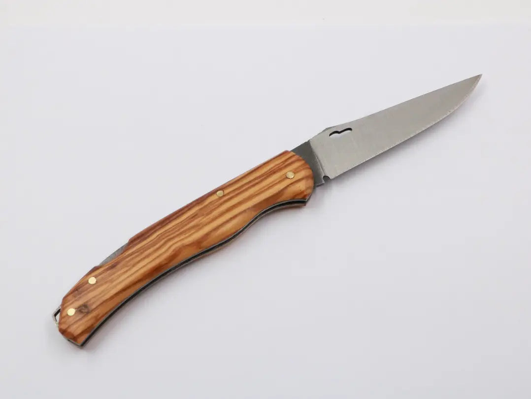 Seitenansicht des Messerfieber Großes Anglerfreunde – ergonomischer Holzgriff und schlichte Linienführung