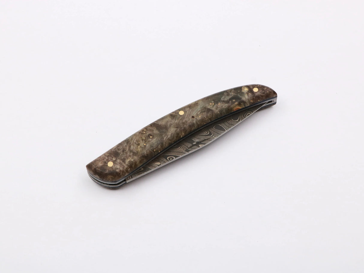 Damaststruktur variiert bei jedem Messer – kein Stück wie das andere