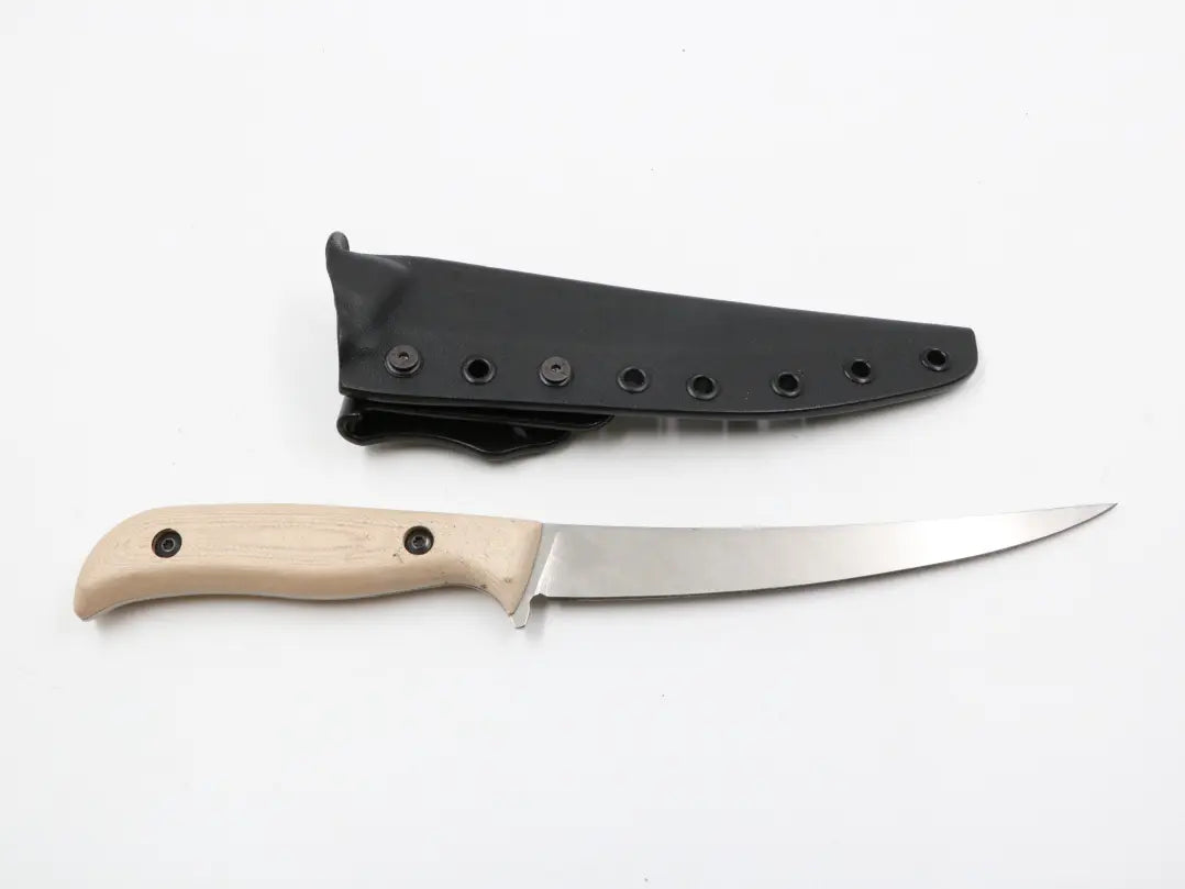 Messerfieber Fillet Knife in drei Farben – Das hochwertige Filetiermesser in den Farben Weiß, Beige und Schwarz, passend zu individuellen Vorlieben und Ausrüstungen.