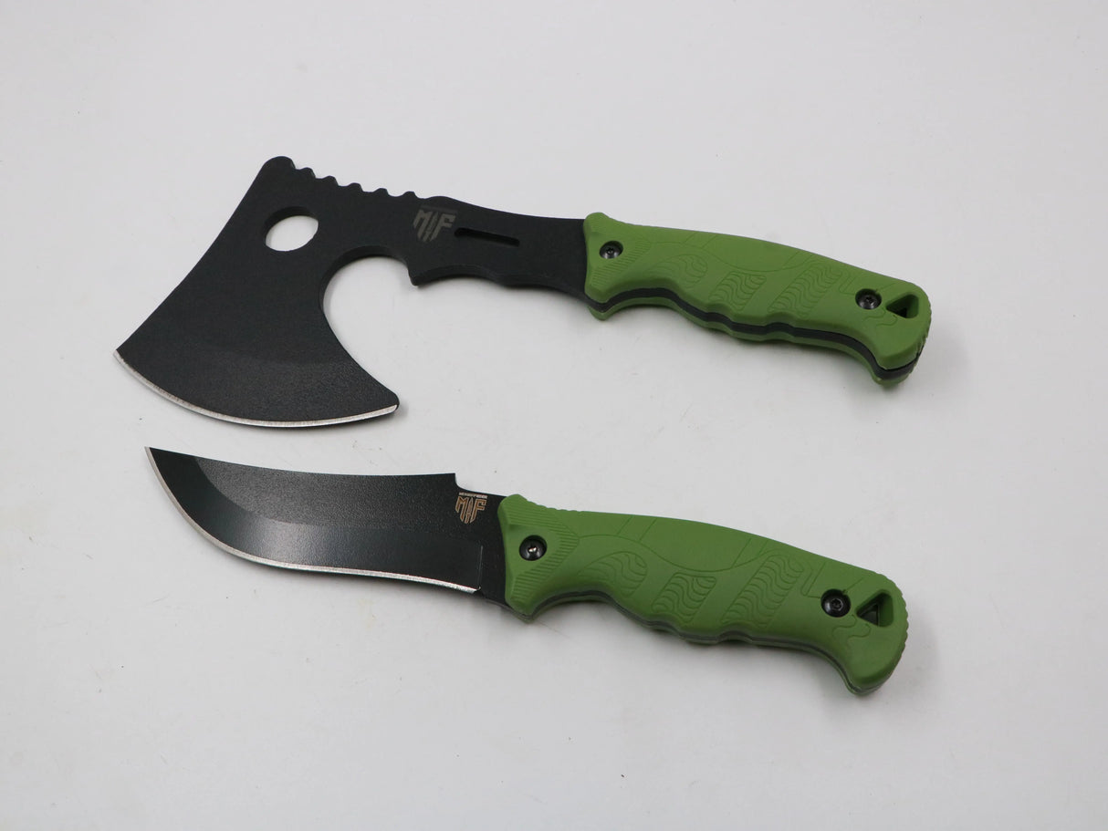 MF Set mit grünem Griff – Beil und MF01 Messer auf weißem Hintergrund fotografiert