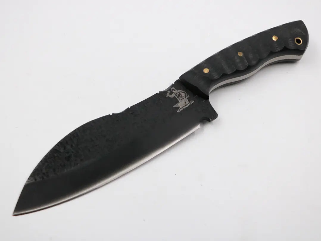 Messerfieber Orca Schneidwerkzeug komplett abgebildet auf weißem Hintergrund mit T10-Griff und kräftiger Klinge.