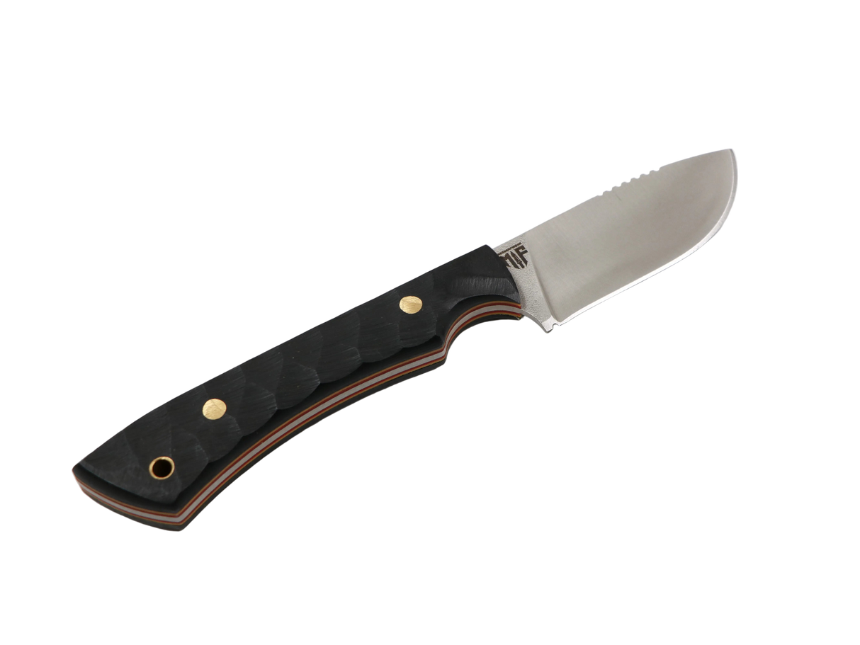 Seitenansicht des Messerfieber Schattenzwerg mit 75 mm N690-Klinge und Full-Tang-Konstruktion