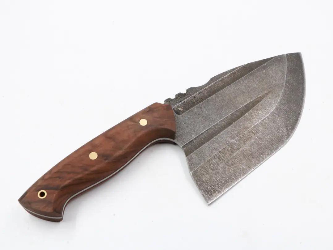 Griff aus Walnussholz – ergonomisch und elegant