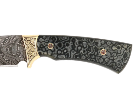 Detailaufnahme Messerfieber Arkan 130 Damast mit dekorativem Micarta-Griff