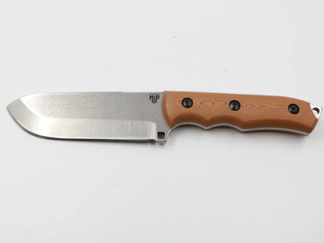 Messerfieber Bushcraft Dog mit Griff aus T10 – fotografiert in Fotobox