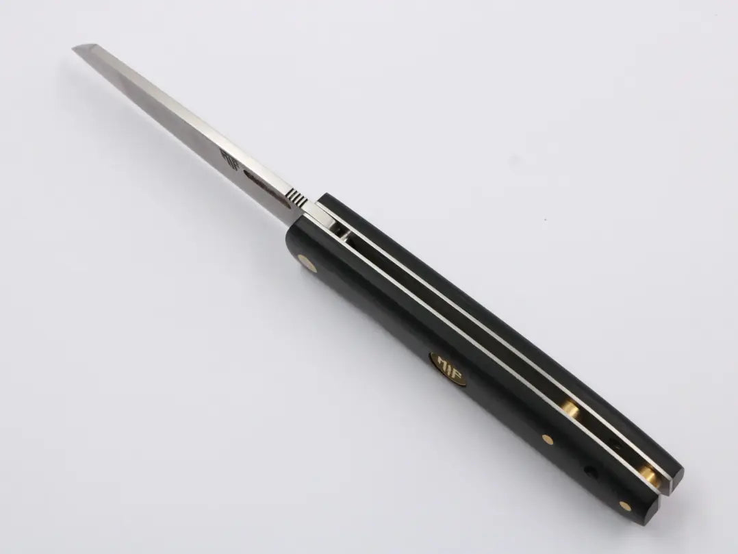 Linerlock-Mechanik des Urban Sharp – sichere Klingenführung in Nahaufnahme