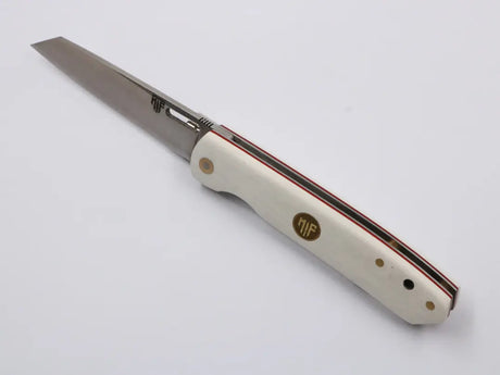 Griffansicht des Urban Sharp – ergonomisches Design aus T10-Material