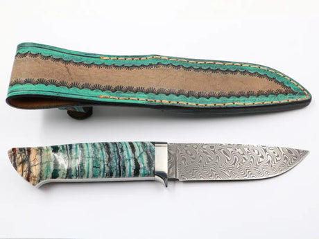 Gesamtansicht Messer mit Scheide – freigestellt und elegant