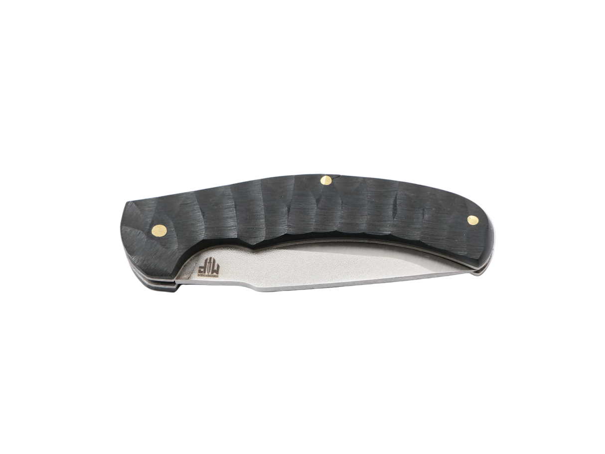 Schwarzer Schatten Klappmesser – geschlossenes Messerfieber EDC Taschenmesser mit schwarzem Griff, Studioaufnahme