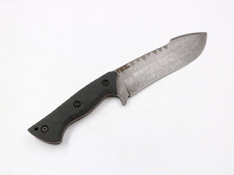 Hawkknife Säbelzahnhunter – T10 Schwarz, Seitenansicht der 175-mm-Klinge, weißer Hintergrund rechts