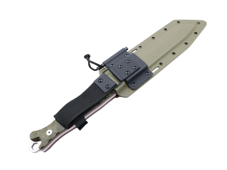 Kydexscheide Terra Joe X – Detailansicht der olivgrünen Scheide mit Befestigung und integriertem Feuerstahl