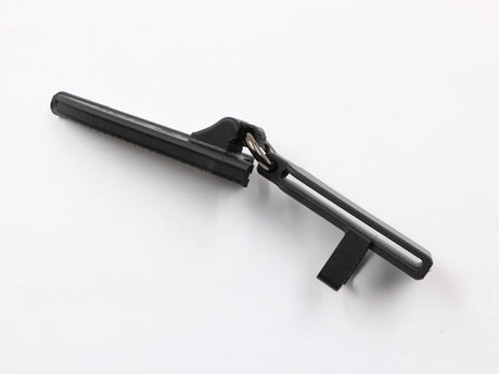 TPU-Scheide Wobbi Angler in Schwarz – Detailaufnahme der Befestigung