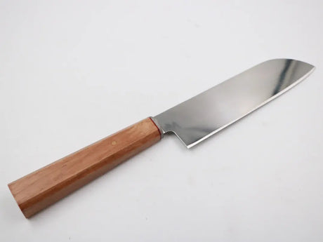 Rückansicht des Santoku Küchenmessers – Produktaufnahme mit weißem Hintergrund