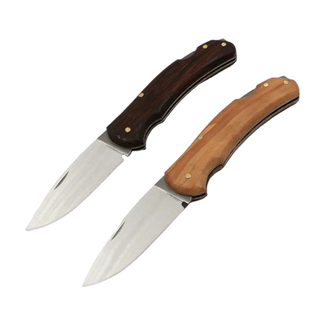 „Zwei MF Little Uiguren Slipjoint-Messer mit Holzgriff – einmal in dunklem, einmal in hellem Holz. Elegante Handarbeit mit klassischer Klinge.“

Wenn du magst, kann ich dir auch einen kurzen SEO-optimierten Produktbeschreibungstext für Shopify schreiben. Sag einfach Bescheid!