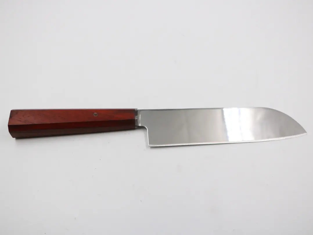Freigestellte Draufsicht des Wood Craft Santoku Küchenmessers