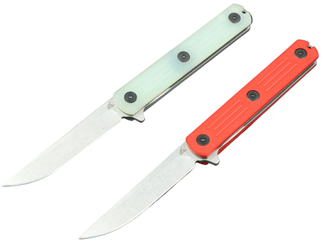 Zephir – Zwei geöffnete Klappmesser mit langen hellen Klingen und hellgrünen beziehungsweise roten Griffen.
