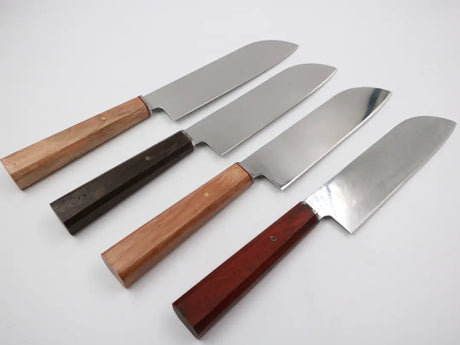 Wood Craft Santoku Messer mit Holzgriff – Seitenansicht vor weißem Hintergrund